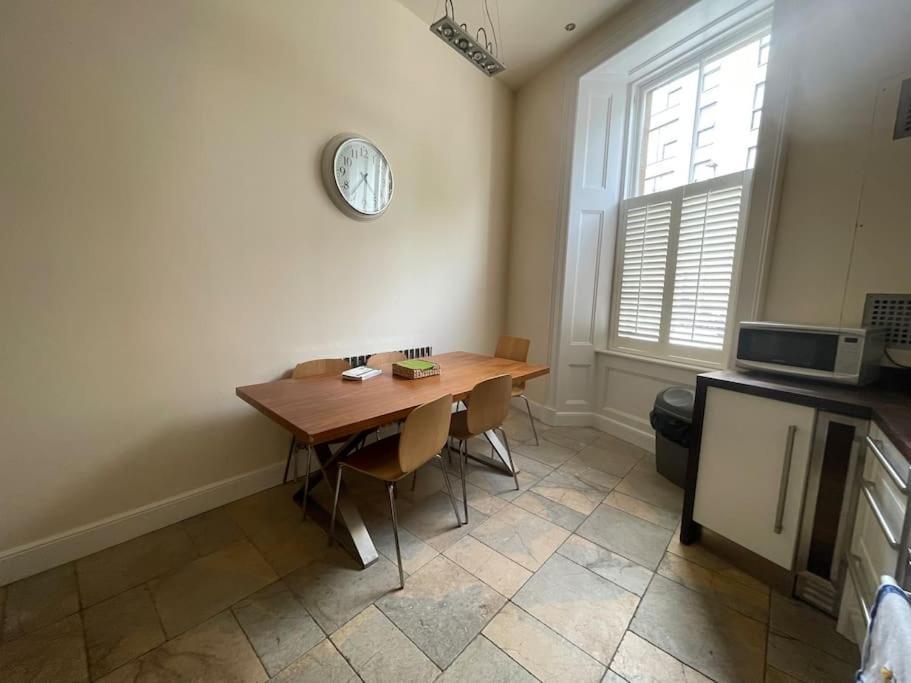 Appartement Stunning West End Flat! à Glasgow Extérieur photo